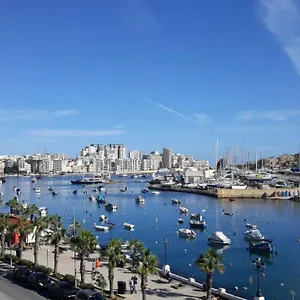 Πανσιόν Shore Bridge, Gzira